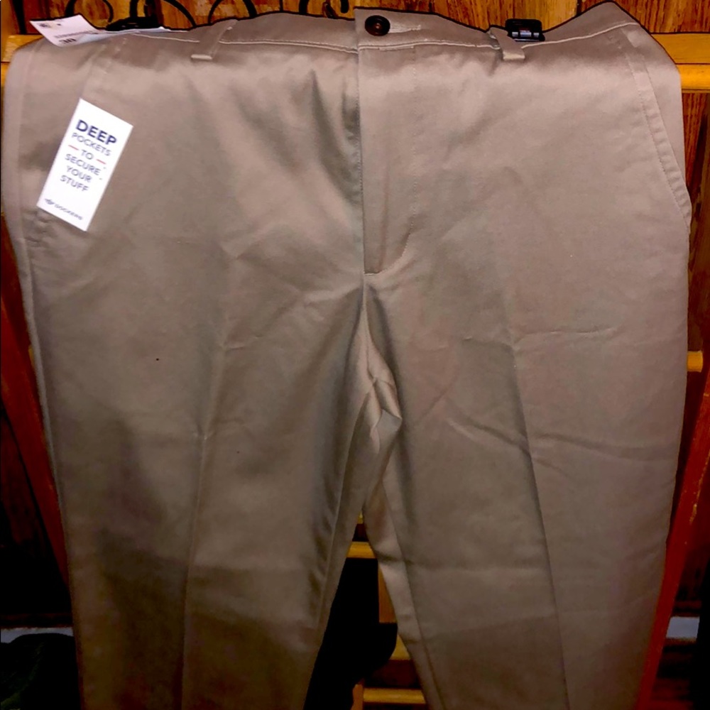 Men’s khaki pants